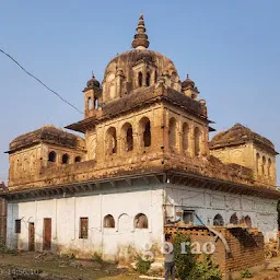 Chhatri with bawdi