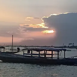 CHILIKA DOLPHIN BOATING