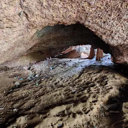 Chinkili Mada(cave)