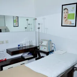 Clinic Dermatech Defence Colony - Best Laser Clinic , Skin care clinic & Hair Transplant