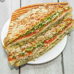 Collegian sandwich &snack