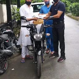 COMMERClAL BAJAJ