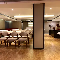 Corporate Training Facility / Banquet Room by Trincas