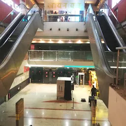 CR2 Shopping Mall