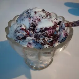 Creamy Inn Ice Cream