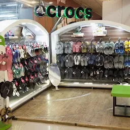 Crocs Axis Mall