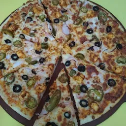 Crown's Pizza Kapurthala