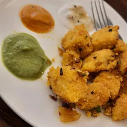 Curry Leaf Hazratganj