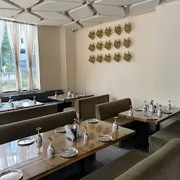 Curry Leaves, Indira Nagar - Hotel, Restaurant, Banquet, Rooms