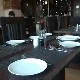 Curry On Restaurant: Family Restaurant