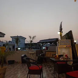 Da Galaxy Rooftop Restaurant & Cafe