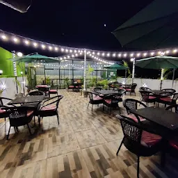 Da Galaxy Rooftop Restaurant & Cafe