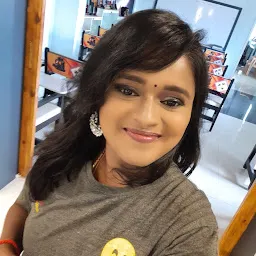 Da Rajkrish makeup lab