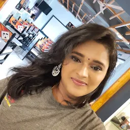 Da Rajkrish makeup lab