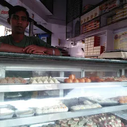 Dadeejee Sweets best shop chas