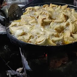 Damodar Samose wala