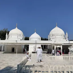 Dargah-E-Hakimi
