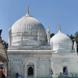 Dargah-E-Hakimi