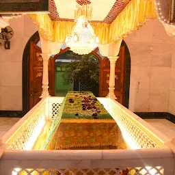 Dargah Hazrat Husen Shah Baba Rh and madina masjid