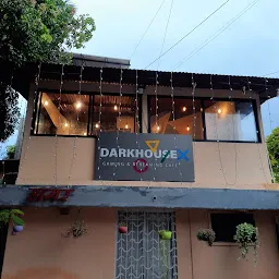 DARK HOUSE CAFE