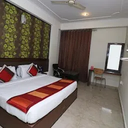 Daulat Hotel