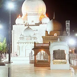 Dawoodi Bohra Musafar Khana Faiz, Qutbi Mazaar