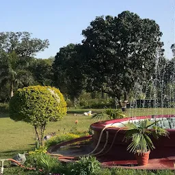 Dayalbagh Mansarovar Garden