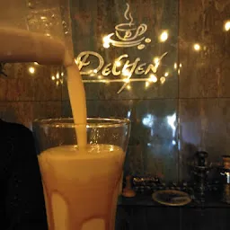 DECHEN CAFE LOUNGE