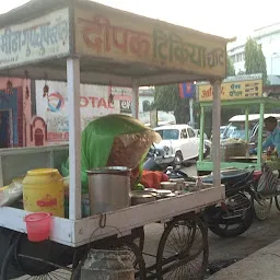 Deepak Ghup Chup Stall