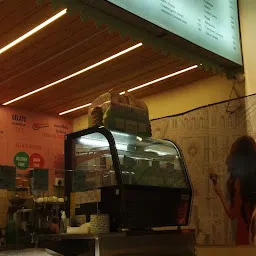 Della Italia- Icecream Cafe