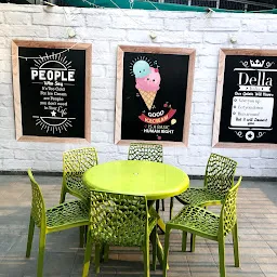 Della Italia- Icecream Cafe