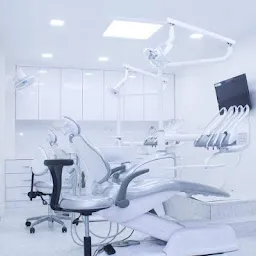 The Cosmetic Clinic Dentist in Seawoods, Dental Clinic
