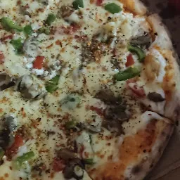 Desi Crust Wood Fired Pizza:Best pizza store in fatehabad /Wood fired pizza store in fatehabad