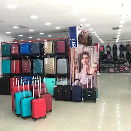 Devi Bag Shopping Mall (Vastral Branch)