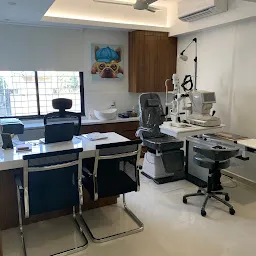 Dhande Eye Hospital-Dr Pooja Dhande