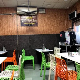 Dheeraj Vaishno Dhaba (SINCE 1986)