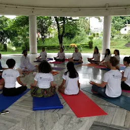 Dhyan Mandir Ashram - Yoga Teacher Training Rishikesh