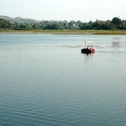 Dialab Lake