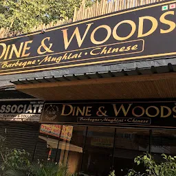 Cafe Dine&Woods