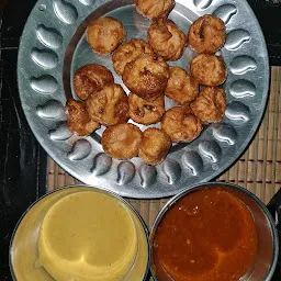 Dinesh Momos