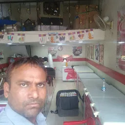 Dinshaws Unnati icecream parlour