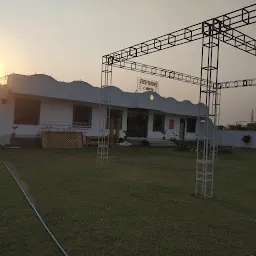 DIVYANI LAWN