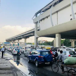 DLF Phase II Rapid Metro station