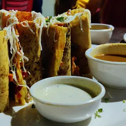 Dosa palace &green chilli bhajipav(chula dosawala)