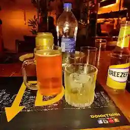 Downtown Cafe & Bar - Restropub ( Top Cafe in Agra)