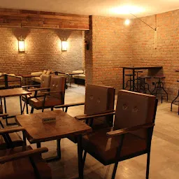Downtown Cafe, Lounge & Hookah Bar