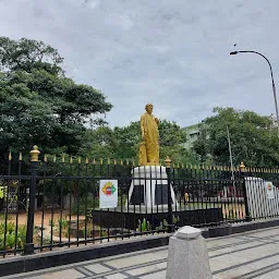 Dr. Annie Besant Statue