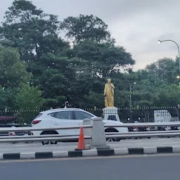 Dr. Annie Besant Statue