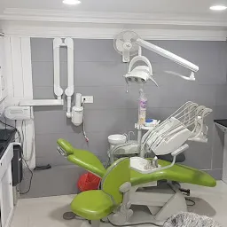 Dr Garg's Clinic Dental Implant Aesthetics