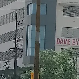 Dr. Paaraj Dave (Dave Eye Clinic)